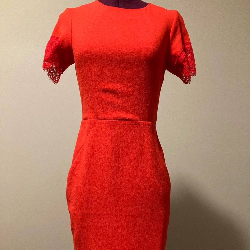 Beautiful lace dress - H&M